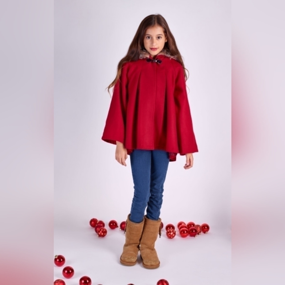 Capes/Coat - Picture 5 of 10